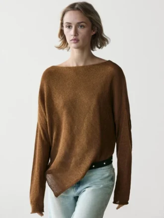 Asymmetrisk strikket kappe-genser