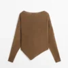 Asymmetrisk strikket kappe-genser Asymmetrisk strikket kappe-genser