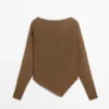 Asymmetrisk strikket kappe-genser Asymmetrisk strikket kappe-genser