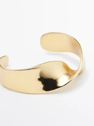 Bredt armbånd med struktur