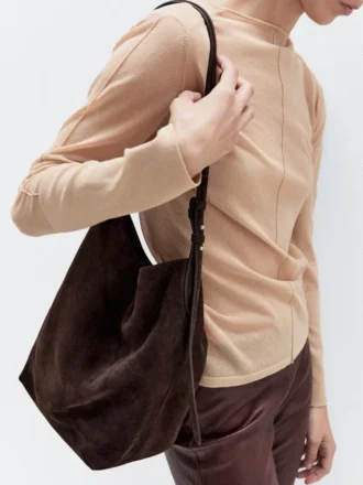 Bucketbag i spaltet semsket skinn
