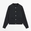 Cardigan i bomull med gullknapper Cardigan i bomull med gullknapper