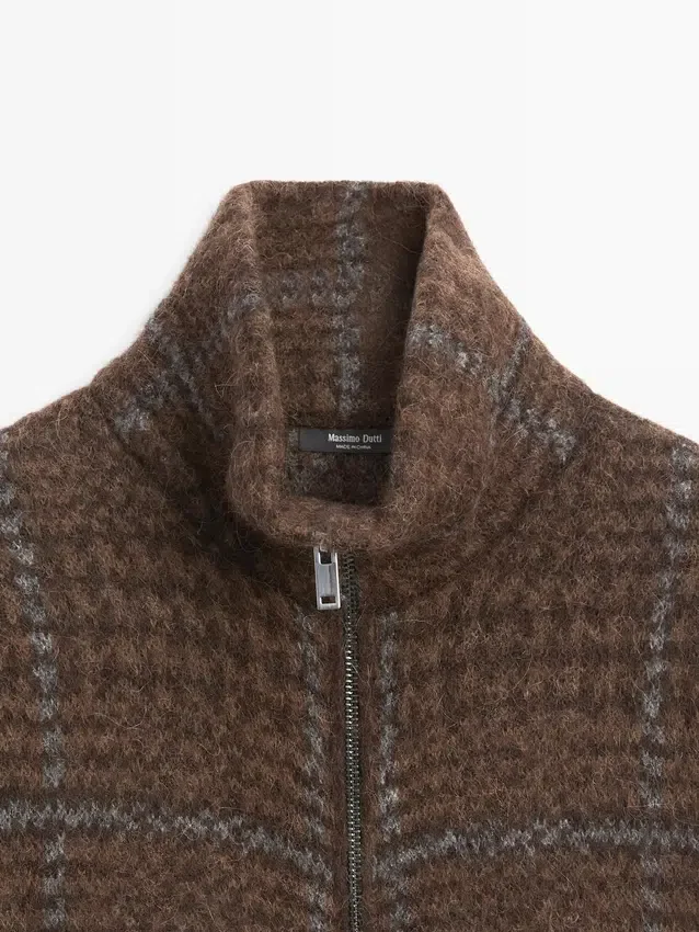 Cardigan i rutestrikket alpakka og filttekstur Cardigan i rutestrikket alpakka og filttekstur