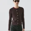 Cardigan med gullknapper