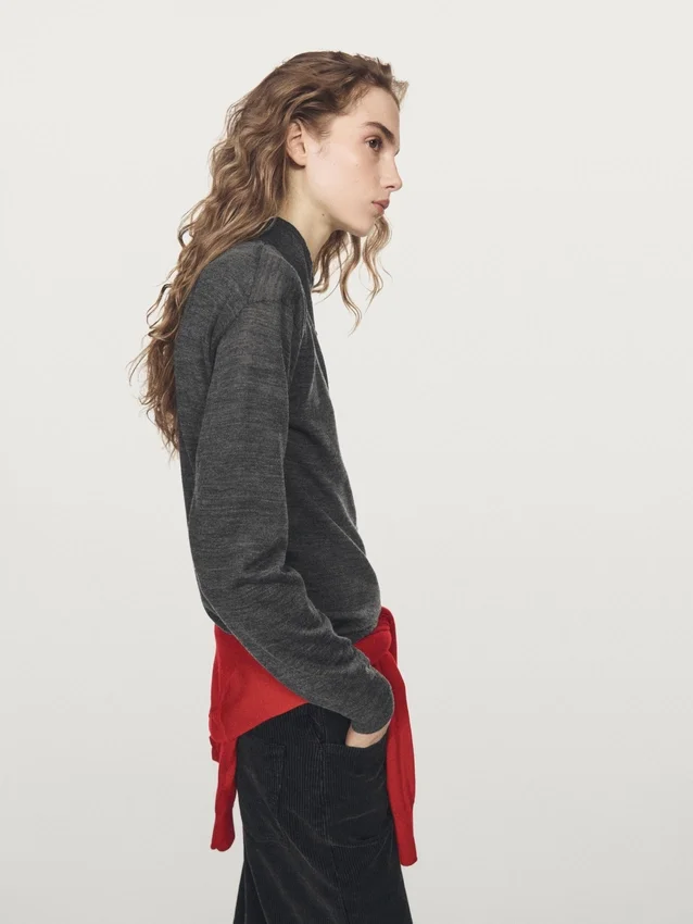 Cardigan med mock-turtleneck og dekket knapper Cardigan med mock-turtleneck og dekket knapper