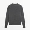 Cardigan med mock-turtleneck og dekket knapper Cardigan med mock-turtleneck og dekket knapper