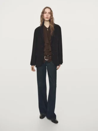 Flytende bluse med volanger