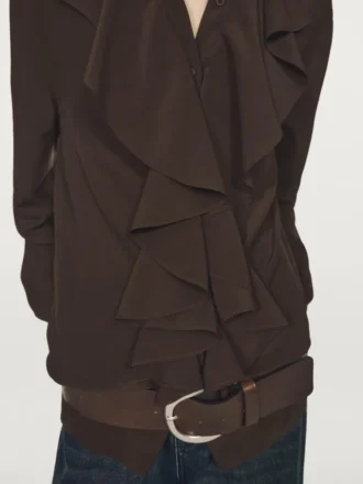 Flytende bluse med volanger