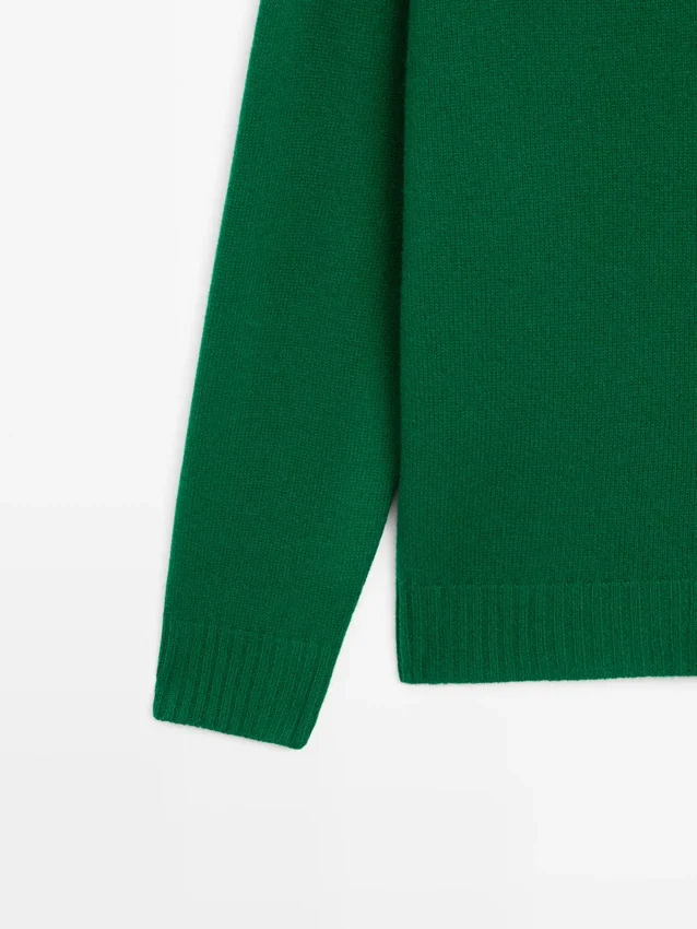 Genser med rund hals i ullblanding Genser med rund hals i ullblanding