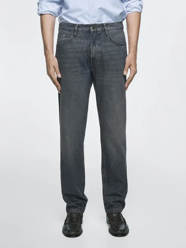 Jeans med avsmalnende passform Jeans med avsmalnende passform