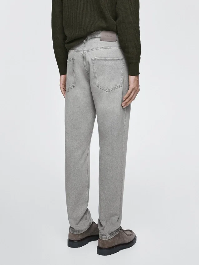 Jeans med avsmalnende passform Jeans med avsmalnende passform