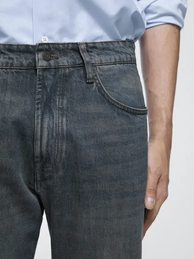 Jeans med avsmalnende passform Jeans med avsmalnende passform