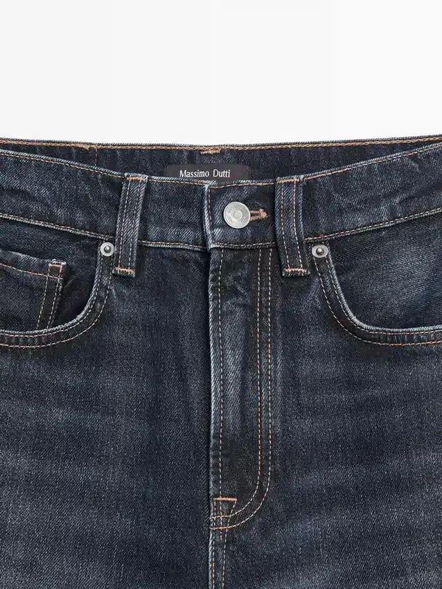 Jeans med høy midje og vide ben Jeans med høy midje og vide ben
