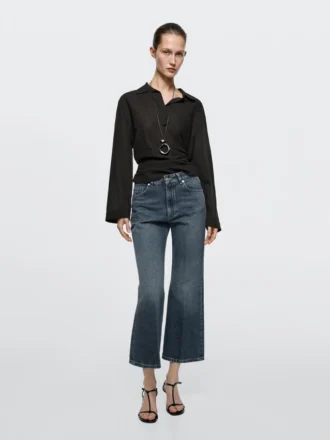 Jeans med middels høy midje og kort, utvidet passform