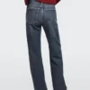 Jeans med middels høy midje og vide ben Jeans med middels høy midje og vide ben