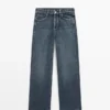 Jeans med middels høy midje og vide ben Jeans med middels høy midje og vide ben