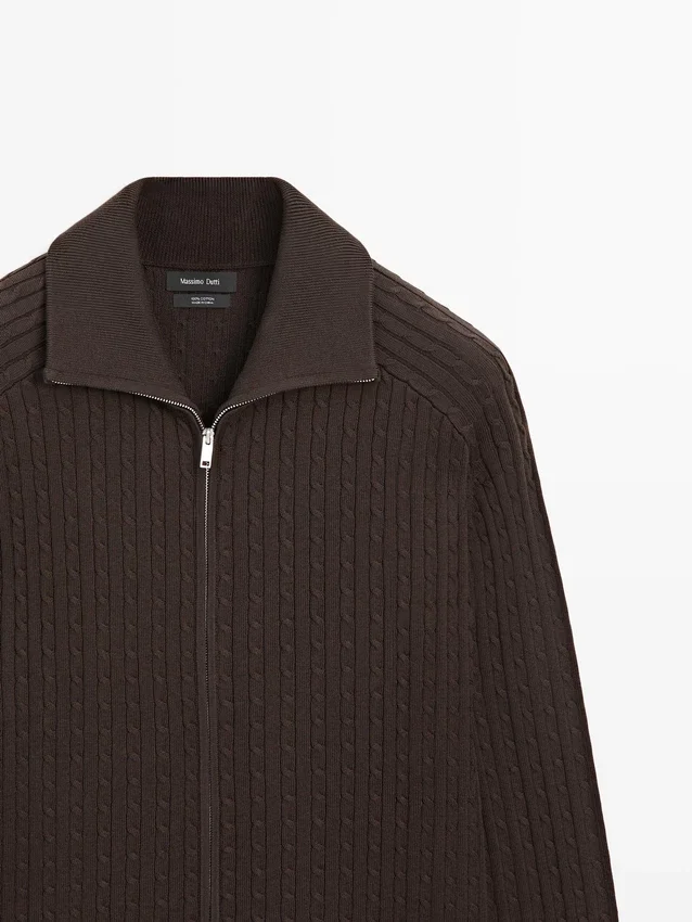 Kabelstrikket cardigan i bomull med glidelås Kabelstrikket cardigan i bomull med glidelås