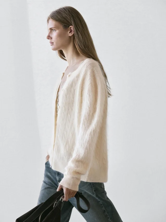 Kabelstrikket ullcardigan Kabelstrikket ullcardigan