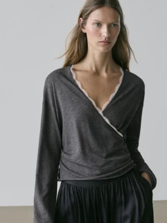 Krysset strikket cardigan med blonder