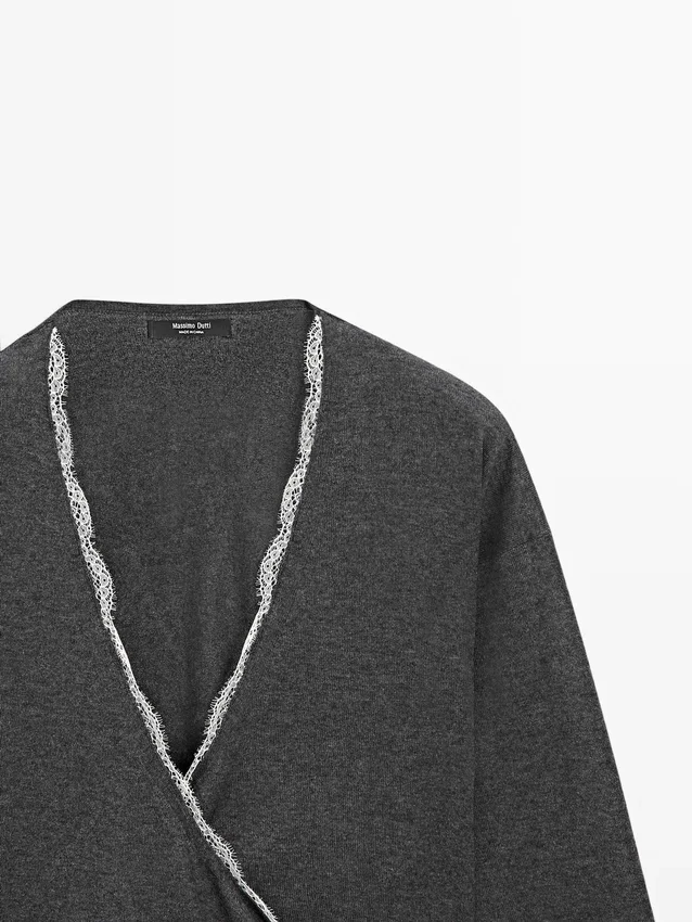 Krysset strikket cardigan med blonder Krysset strikket cardigan med blonder