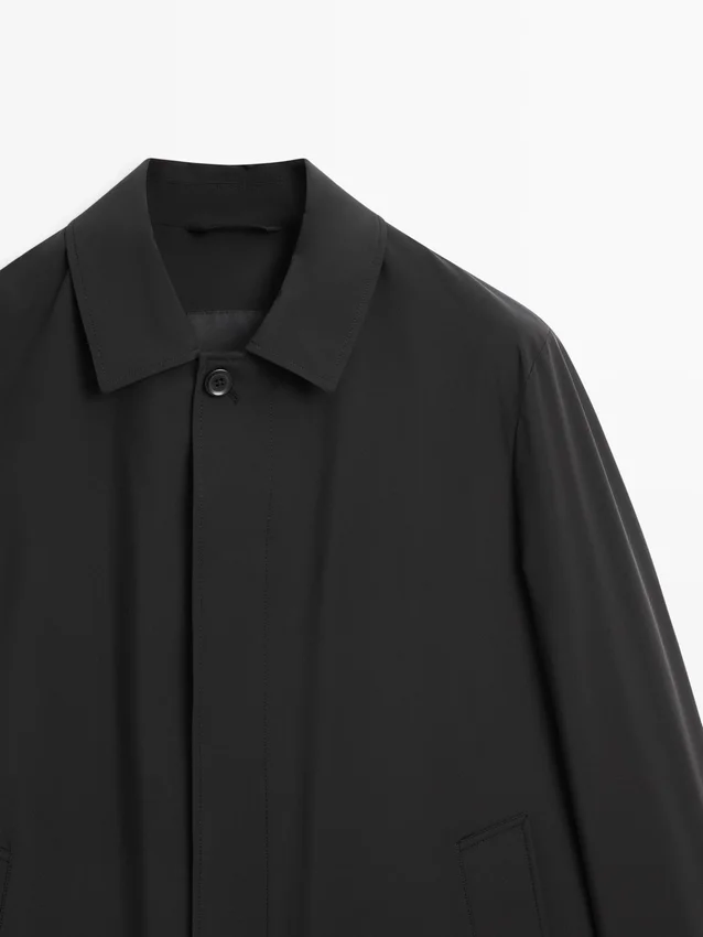 Lett parkas i teknisk stoff Lett parkas i teknisk stoff