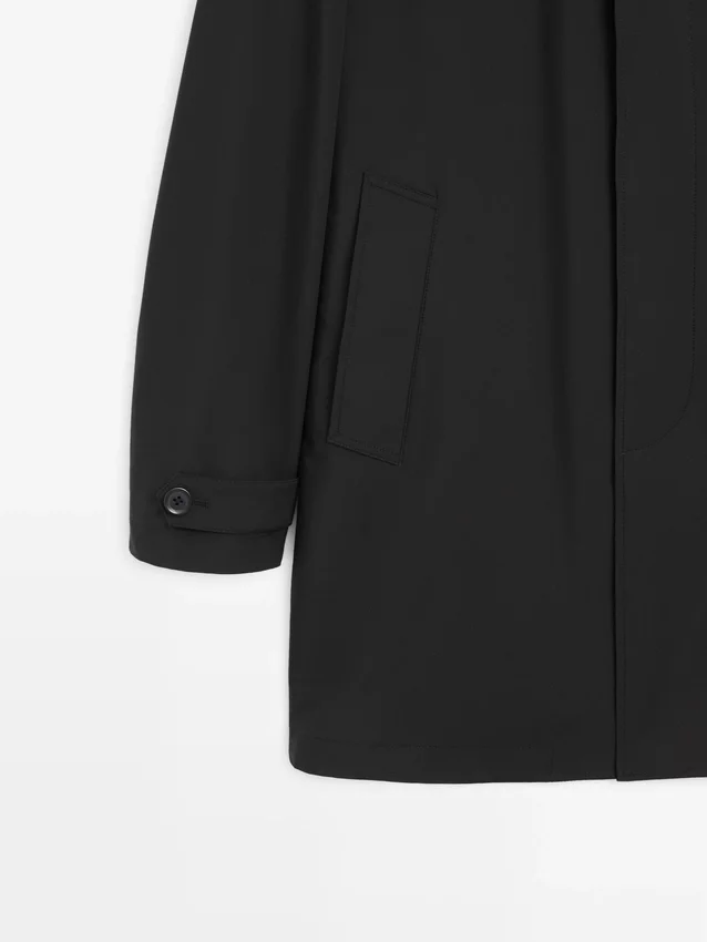 Lett parkas i teknisk stoff Lett parkas i teknisk stoff