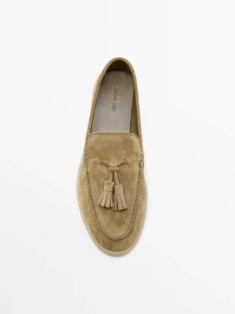 Loafers i splittet skinn med dusker