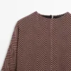 Løst sittende bluse med geometrisk mønster