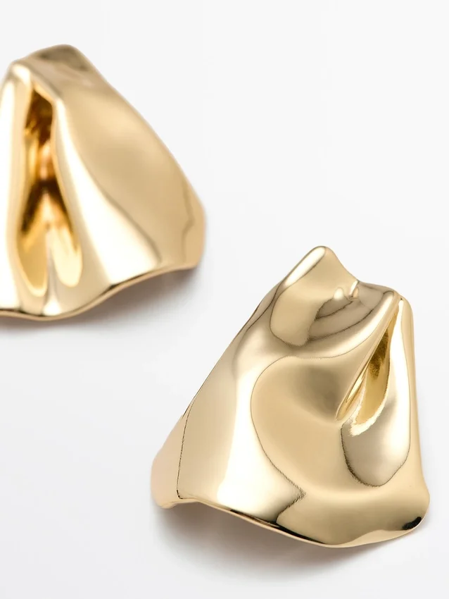 Mellomstore øreringer med plissering Mellomstore øreringer med plissering
