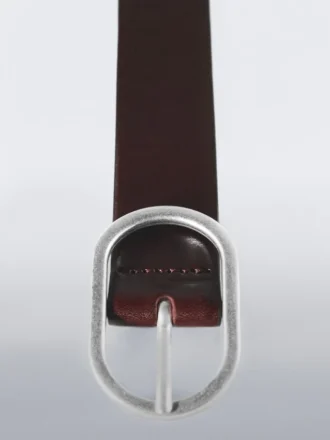 Nubuck-lærbelte med oval spenne