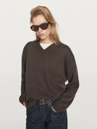 Oversize strikket genser med V-hals