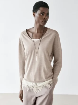 Oversize strikket genser med V-hals