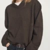 Oversize strikket genser med V-hals