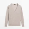 Oversize strikket genser med V-hals