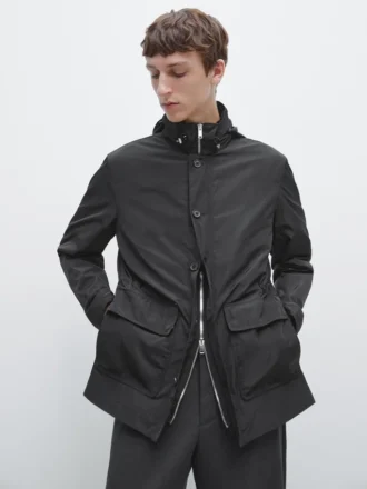 Parka med hette og stoffdetaljer