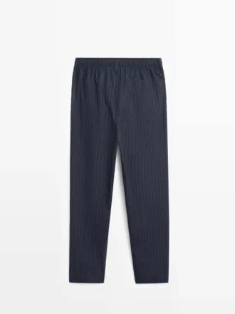 Pyjamasoverdel med korte ermer og stripete bukser