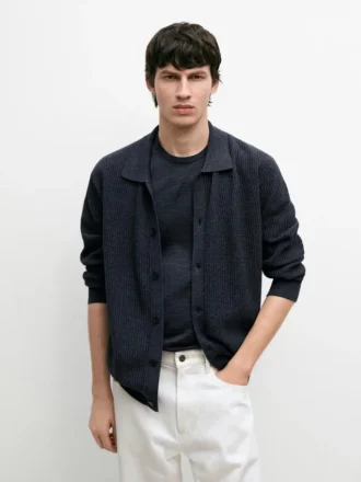 Ribbestrikket cardigan med knapper