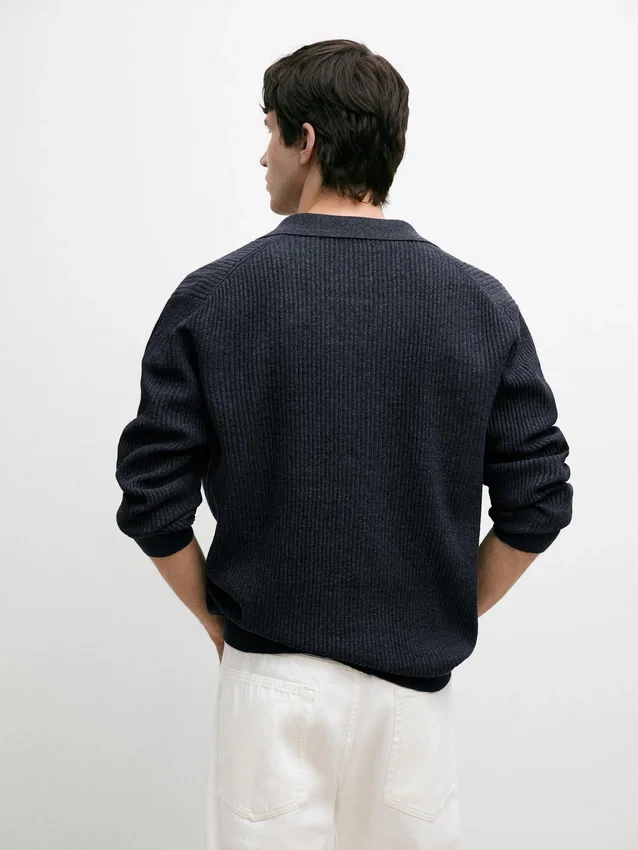 Ribbestrikket cardigan med knapper Ribbestrikket cardigan med knapper