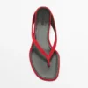 Sandaler med mellomhøy hæl og tåskille Sandaler med mellomhøy hæl og tåskille