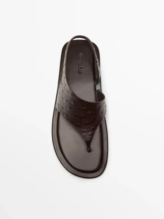 Sandaler med preget dyreprint