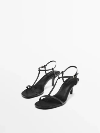 Sandaler med stropper og middels hæl Sandaler med stropper og middels hæl