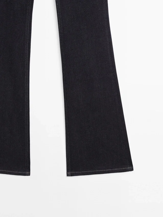 Skinny jeans med høy midje og utvidet ben Skinny jeans med høy midje og utvidet ben