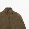 Strikkecardigan i ull med knappedetaljer Strikkecardigan i ull med knappedetaljer