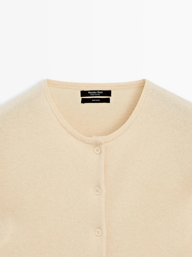 Strikkecardigan i ull med rund hals Strikkecardigan i ull med rund hals