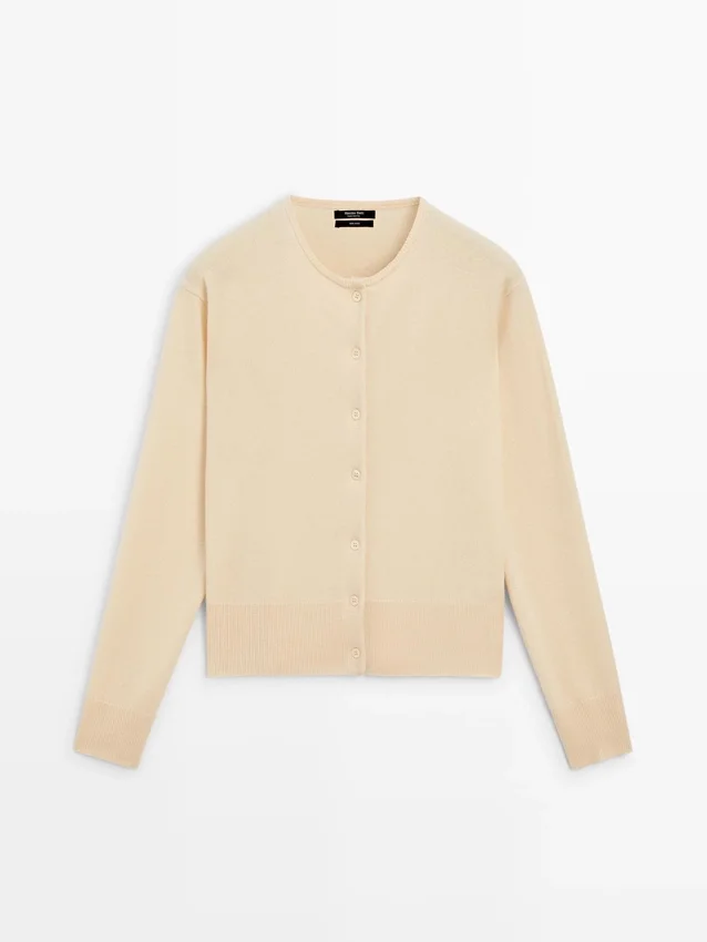 Strikkecardigan i ull med rund hals Strikkecardigan i ull med rund hals
