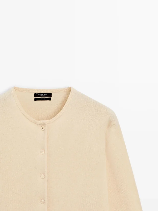 Strikkecardigan i ull med rund hals Strikkecardigan i ull med rund hals