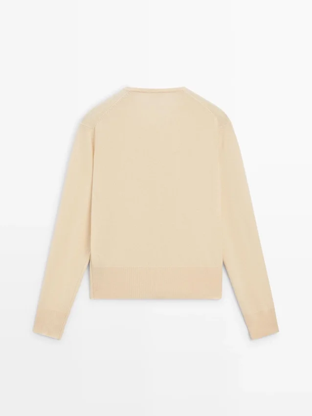 Strikkecardigan i ull med rund hals Strikkecardigan i ull med rund hals