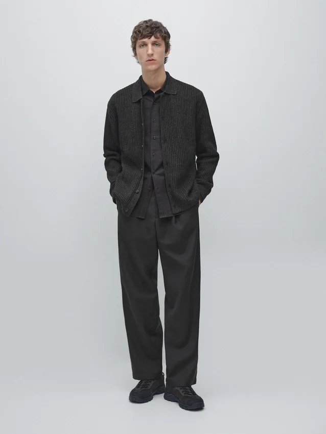 Strikket cardigan i bomulls- og ullblanding med knapper Strikket cardigan i bomulls- og ullblanding med knapper