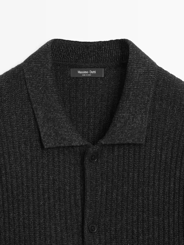 Strikket cardigan i bomulls- og ullblanding med knapper Strikket cardigan i bomulls- og ullblanding med knapper