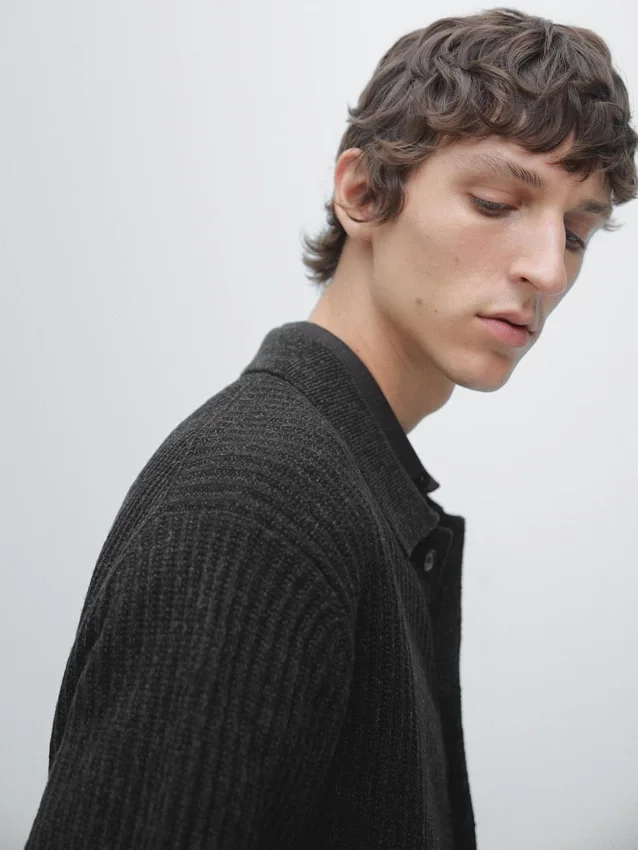 Strikket cardigan i bomulls- og ullblanding med knapper Strikket cardigan i bomulls- og ullblanding med knapper